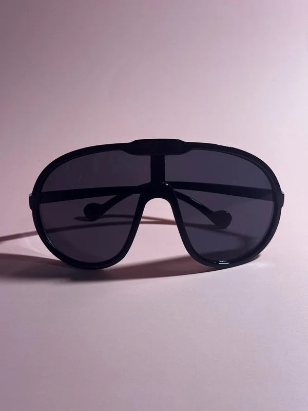 Oversized Frame One-Piece Sunglasses